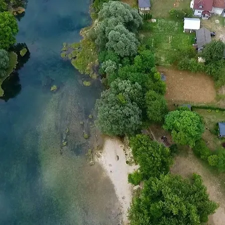Βίλα Emrah River *